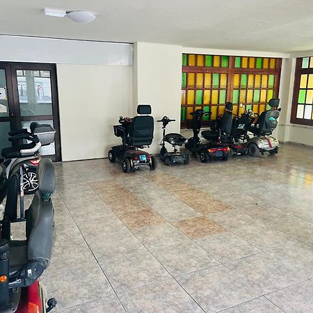 ארונה Superbe Appartement A Las Americas Torres Del Sol מראה חיצוני תמונה